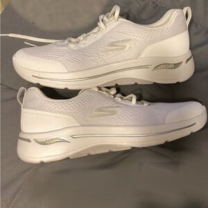 sketchers tennis shoes